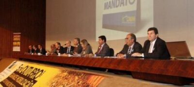 Prefeitos querem aprovação de projeto que flexibiliza LRF