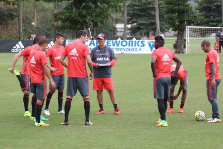 Fla-Flu com cara de decisão movimenta parte de cima do Brasileiro