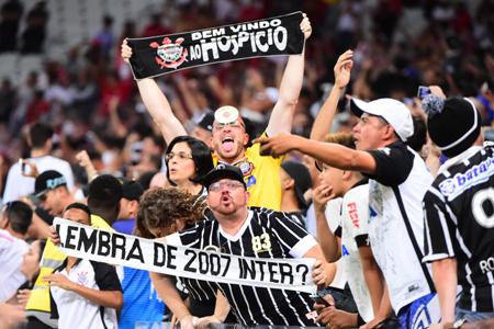 DVD, fantasma e êxtase: Fiel vibra com o “calvário” do Internacional