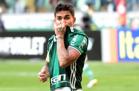 Dudu comanda vitória sobre o Bota e Palmeiras pode ser campeão domingo