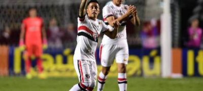 Primeiro gol em goleada no clássico: Luiz Araújo vive um sonho