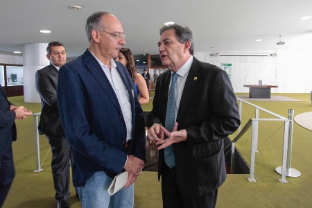 Moka avisa Hélio que foram liberados 2,8 milhões para plantio da Erva-Mate