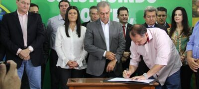 Prefeito Douglas Gomes assina ordem de serviço para construção de Ponte no Damacue