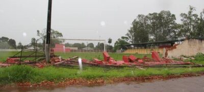 Ventos de 60 km/h causam estragos em Bela Vista