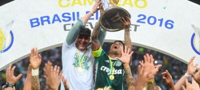 Palmeiras bate Chapecoense e ganha título brasileiro após 22 anos