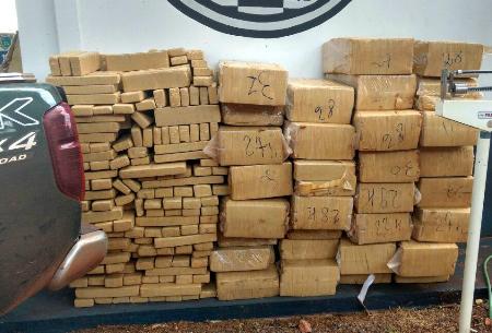 Jovem é preso com mais de uma tonelada de maconha em trevo