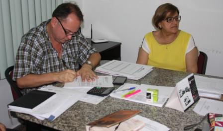 Prefeitura paga servidores efetivos professores e Agentes de Saúde