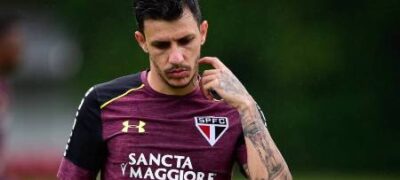 Pouco aproveitado no São Paulo, Jean Carlos fica próximo do Goiás