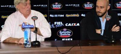 Jô entra de férias, e Corinthians projeta 2017 com Maycon e Moisés