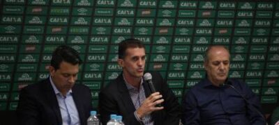 Chape apresenta Vagner Mancini e novo departamento de futebol