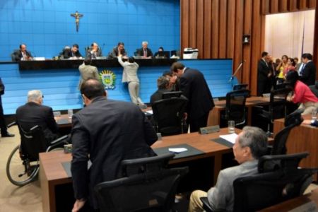 Assembleia Legislativa aprova internet gratuita em terminais de ônibus