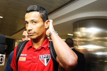 São Paulo atende pedido de Rogério Ceni e traz Cícero de volta ao clube