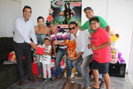 Emissora de rádio faz sucesso na fronteira e ajuda eleger vereador