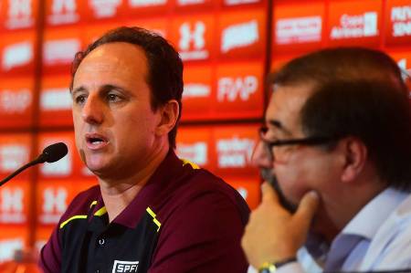 Rogério Ceni é apresentado técnico do São Paulo: “Em busca da glória”