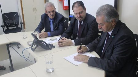 Reinaldo garante do Ministério da Saúde compromisso para liberação de R$ 15,9 milhões para HR de Dourados