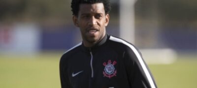 Insatisfeito na China, ex-Corinthians Gil pode ser opção no Flamengo