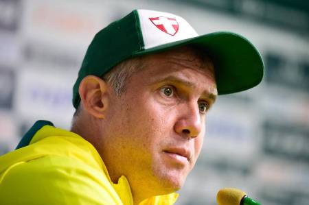 Eduardo ameniza promessas de Felipe Melo: “Não vai dar tapa em ninguém”