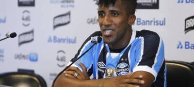 Cortez mostra motivação para retomar bom futebol no Grêmio