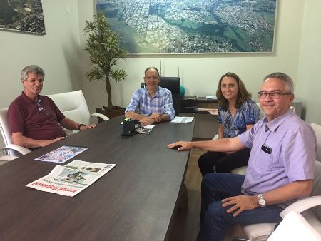 Hélio quer parceria com governo estadual para garantir conservação de estradas