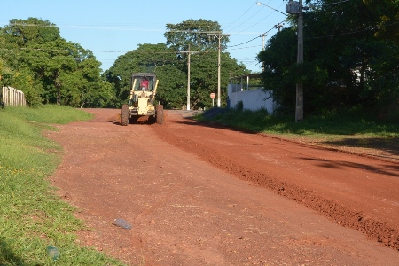 Secretaria de obras realiza patrolamento e limpeza em 4 pontos da cidade