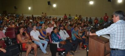 Prefeito Reinaldo Piti participa de apresentação do Programa  Lote Urbanizado