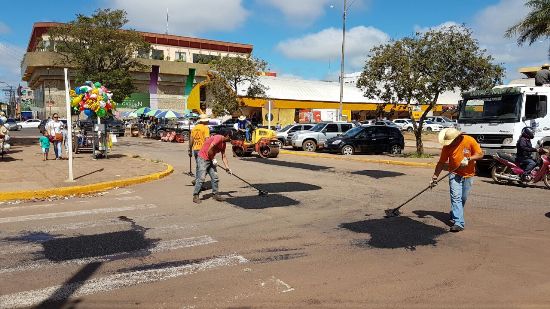Cidade recebe limpeza, tapa buracos e recuperação das áreas de lazer