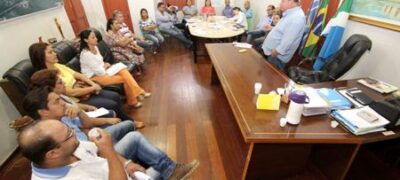 Prefeito se reúne com vereadores e anuncia pagamento de salario de dezembro de 2016
