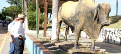 Prefeito percorre a cidade e define como prioridade a recuperação de ruas