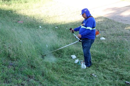 Prefeito inicia mandato com mutirão de limpeza em Murtinho