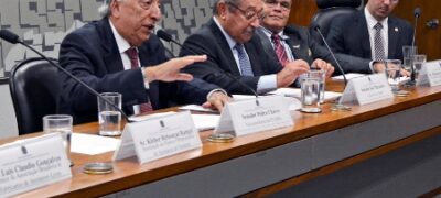 Pavão aparece com respirador em foto, mas equipamento estava errado