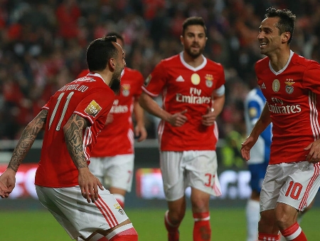 Com dois de Jonas, Benfica goleia o Vizela pela Copa da Liga de Portugal