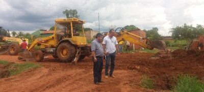 Prefeito Reinaldo Piti acompanha ações da secretaria de obras no bairro das Primaveras