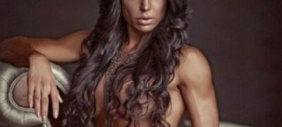 Gracyanne Barbosa posa de calcinha fio-dental e sutiã: ‘Bumbum na nuca’