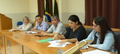 Prefeito Reinaldo Piti e vereadores participam de reunião com a Subsecretária de Políticas Públicas para Mulheres, Luciana Azambuja