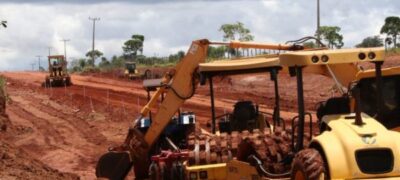 Importante rota de destinos turísticos, pavimentação da estrada do Curê segue firme