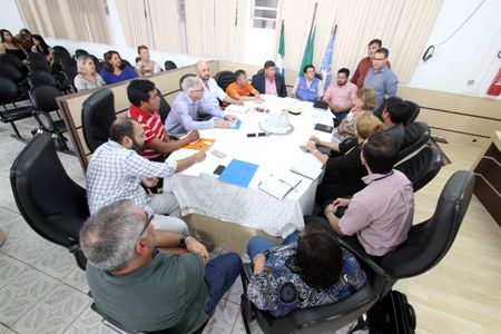 Brasileiros e paraguaios discutem atendimento público de saúde na fronteira