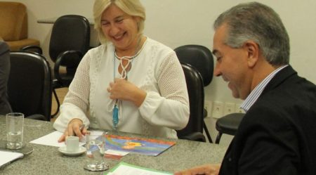 Governador assina convênio que vai beneficiar 2.400 famílias