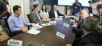 Reforma: Reinaldo extingue três secretarias e demite 1 mil comissionados