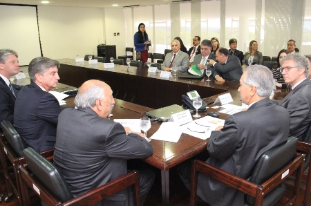 Com apoio da bancada federal, governo de MS cobra da Petrobras revisão da medida sobre o gás boliviano