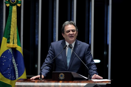 Em homenagem no Senado, Moka destaca poesia e vida simples de Manoel de Barros