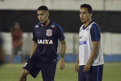 Com Jadson no banco, Corinthians testa boa fase contra o Brusque