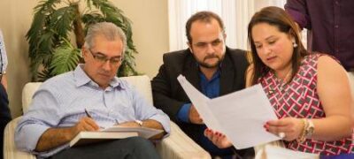 Prefeita Márcia Marques assina termo de cooperação na área da saúde