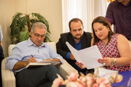 Prefeita Márcia Marques assina termo de cooperação na área da saúde