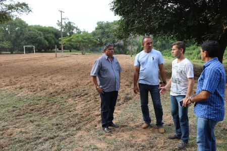 Secretaria de Obras realiza manutenção da Praia do Pompilho