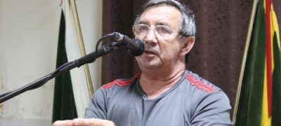 Ex-presidente do SIMTED Elder Basso recebe Moção de Aplausos da Câmara Municipal