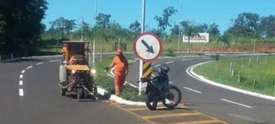 Prefeitura de Caracol realiza pintura de sinalização de trânsito