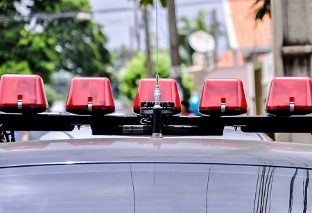 Mulher é amarrada, jogada em carroceria de carro e arrastada por ex-marido