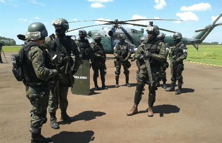 Com simulação de interceptação, começa patrulhamento aéreo das fronteiras