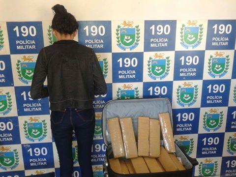 PM do Distrito do Boqueirão apreende uma adolescente por tráfico de entorpecente