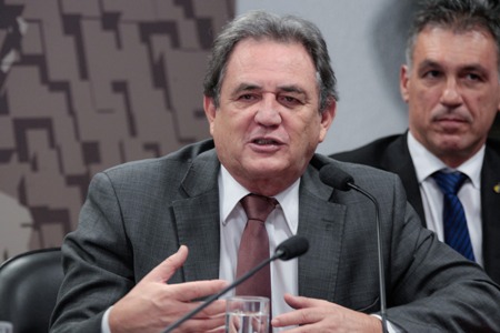 Senador Moka cobra do Incra entrega de títulos a assentados de MS